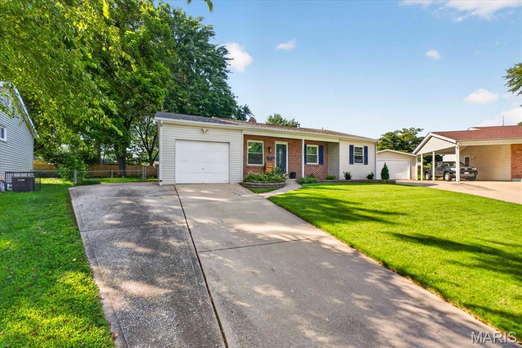 1285 Flora Lane