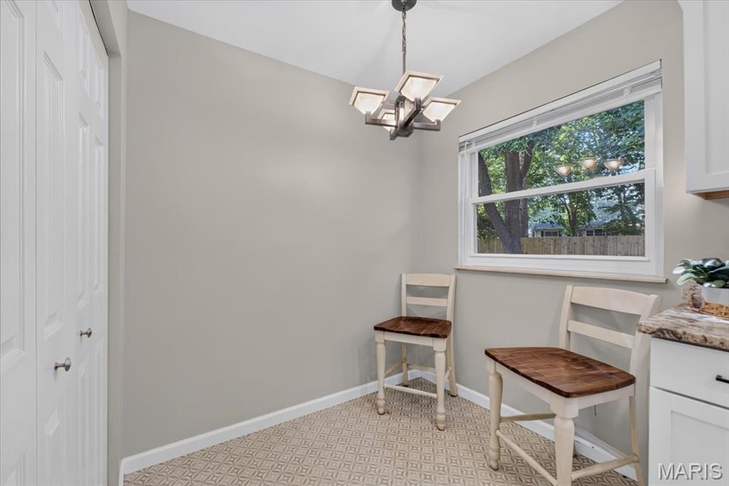 1285 Flora Lane