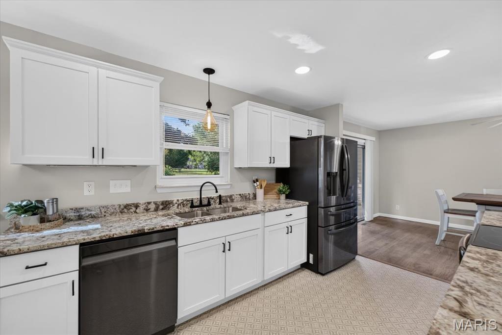 1285 Flora Lane