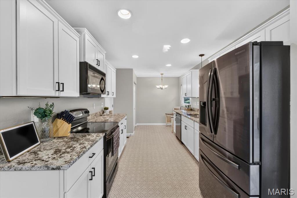 1285 Flora Lane