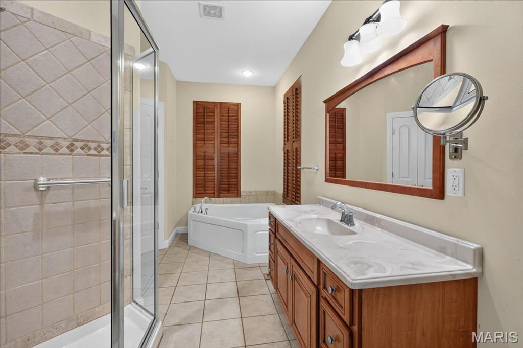 1549 Paradise Valley Drive