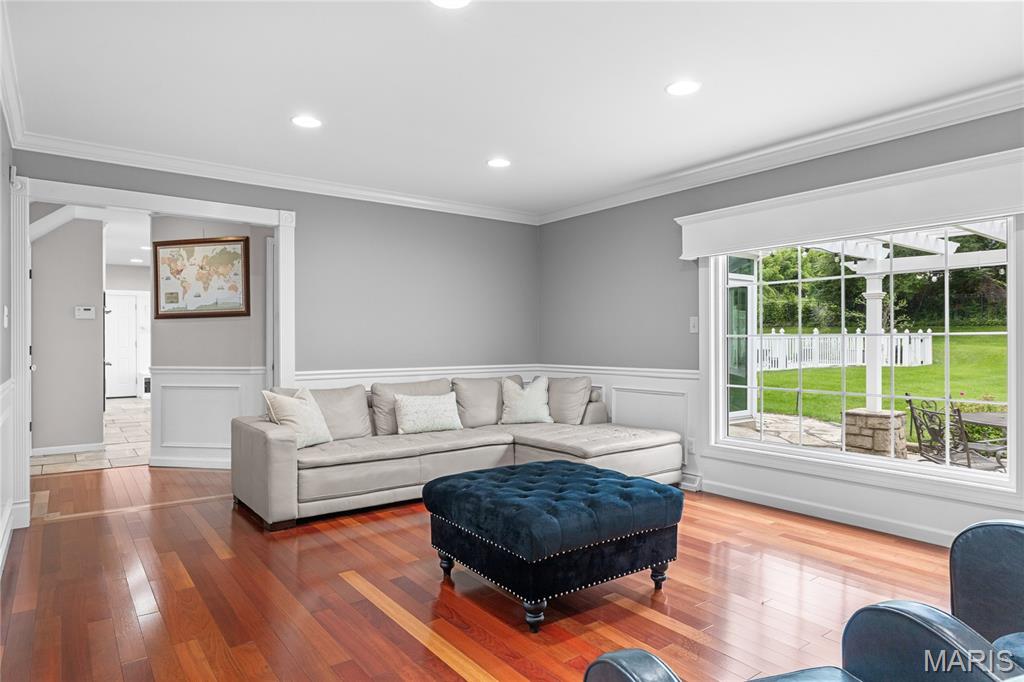 1609 Featherstone Drive