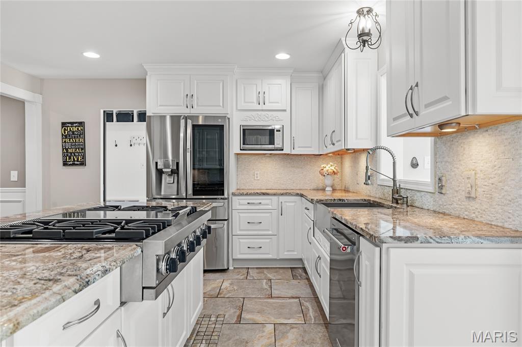 1609 Featherstone Drive
