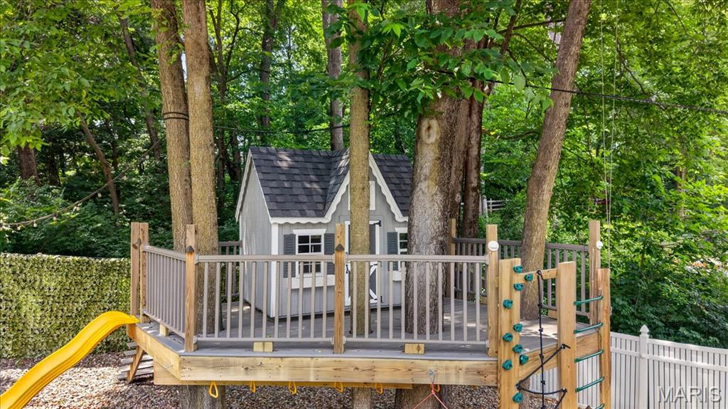 1609 Featherstone Drive
