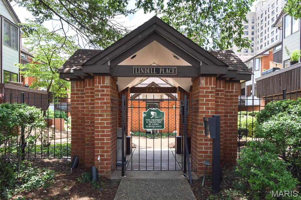 4444 Lindell Boulevard Unit: 7