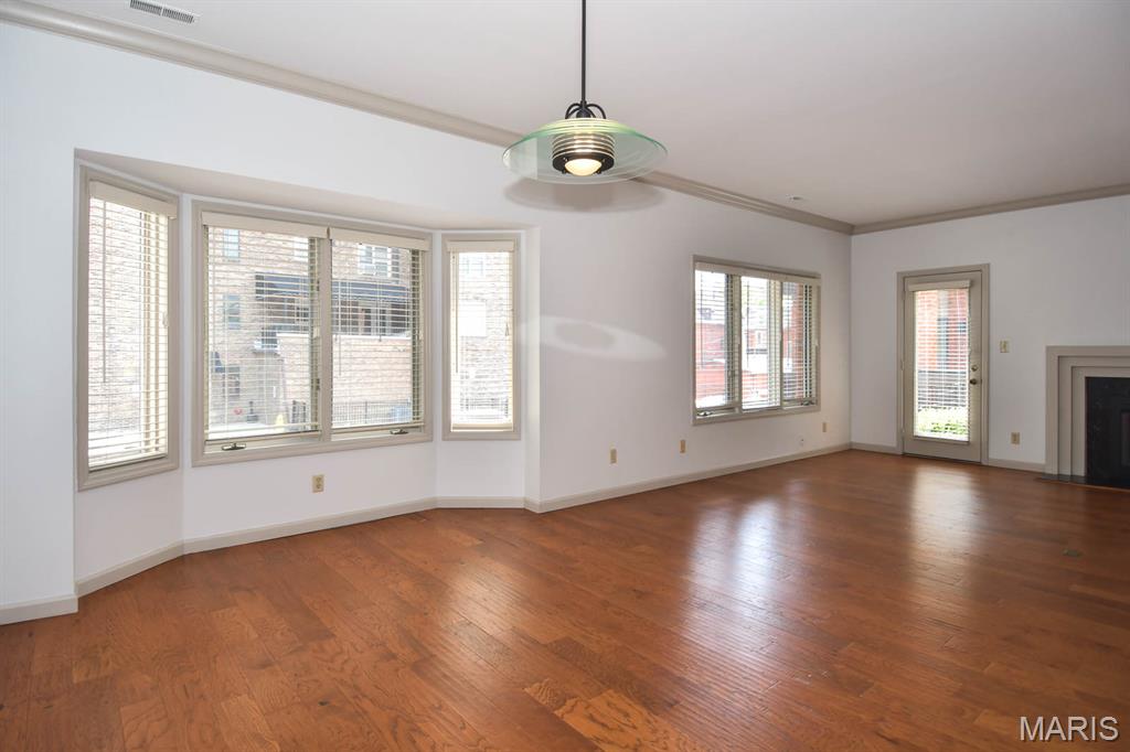4444 Lindell Boulevard Unit: 7