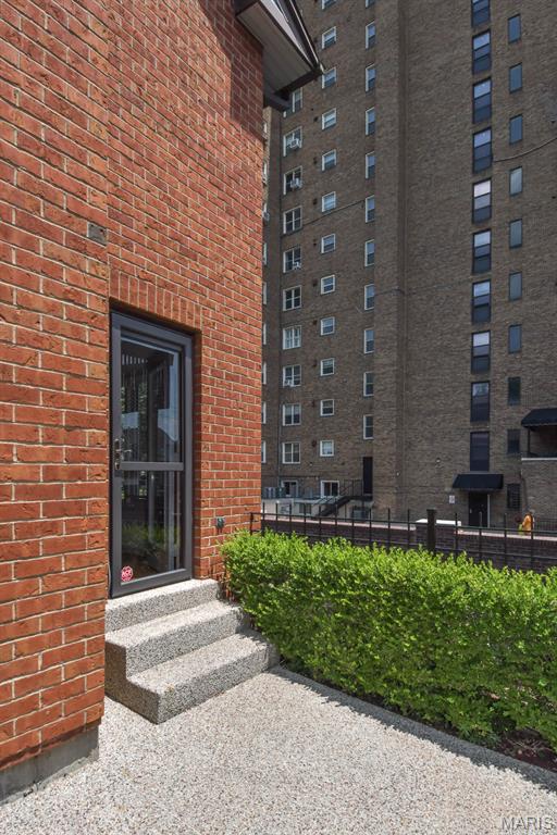 4444 Lindell Boulevard Unit: 7
