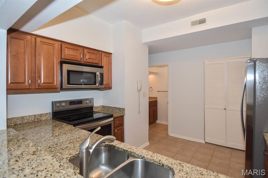 4444 Lindell Boulevard Unit: 7