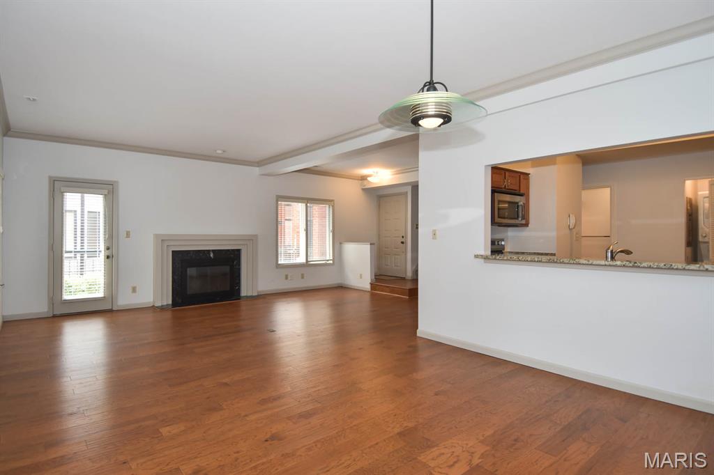 4444 Lindell Boulevard Unit: 7