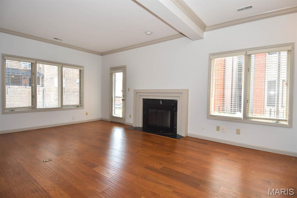 4444 Lindell Boulevard Unit: 7