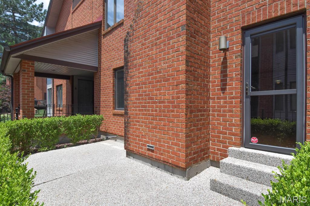 4444 Lindell Boulevard Unit: 7