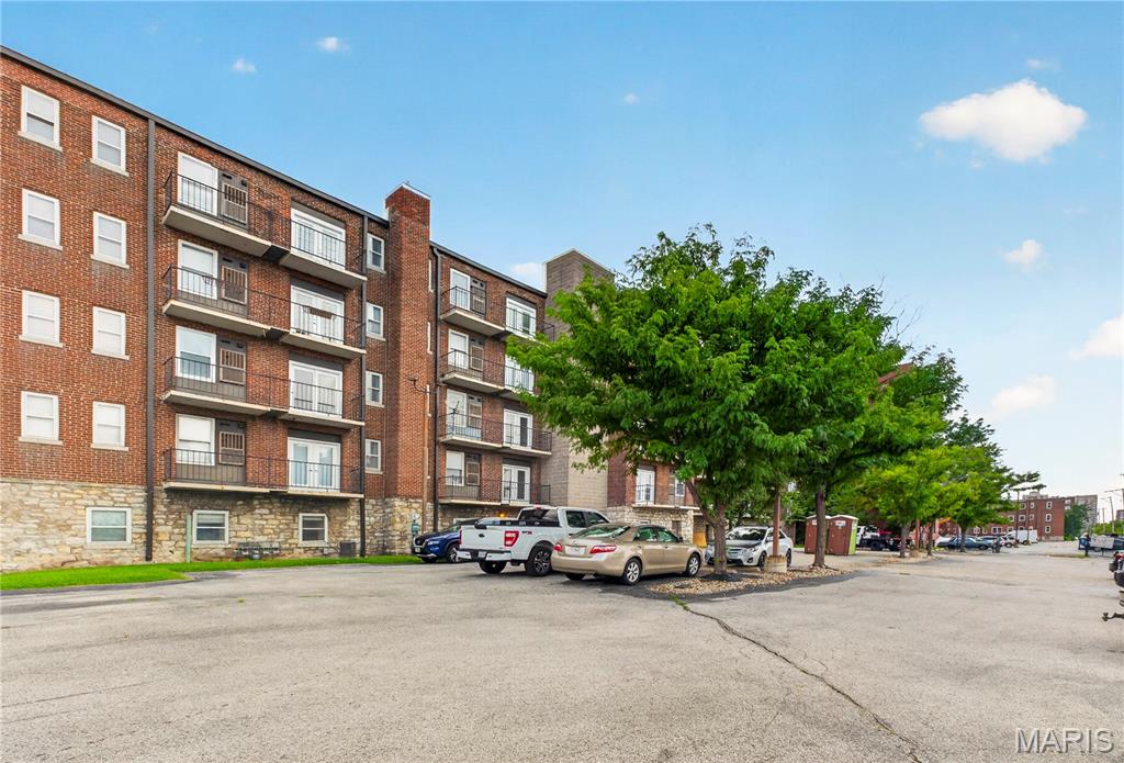 5630 Pershing Avenue Unit: 50