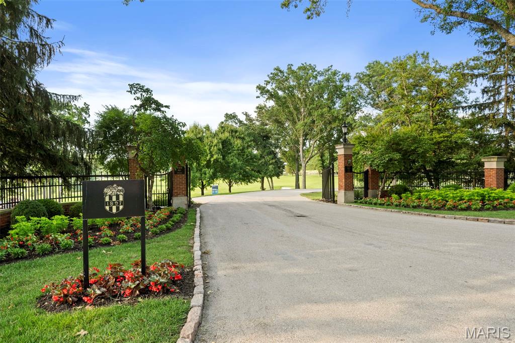 421 Falaise Drive