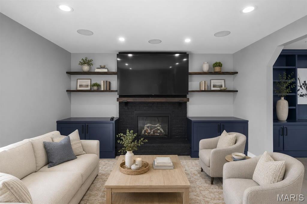421 Falaise Drive