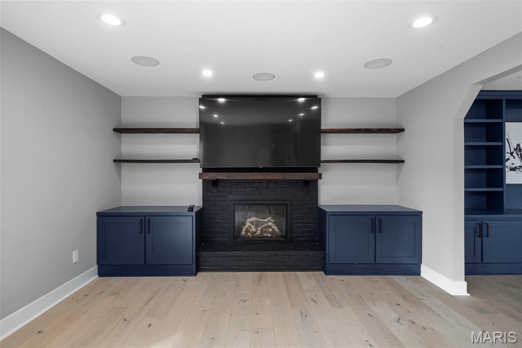 421 Falaise Drive
