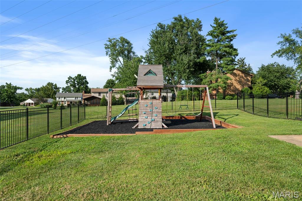421 Falaise Drive