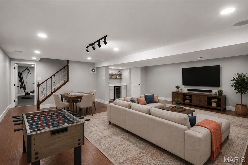 421 Falaise Drive
