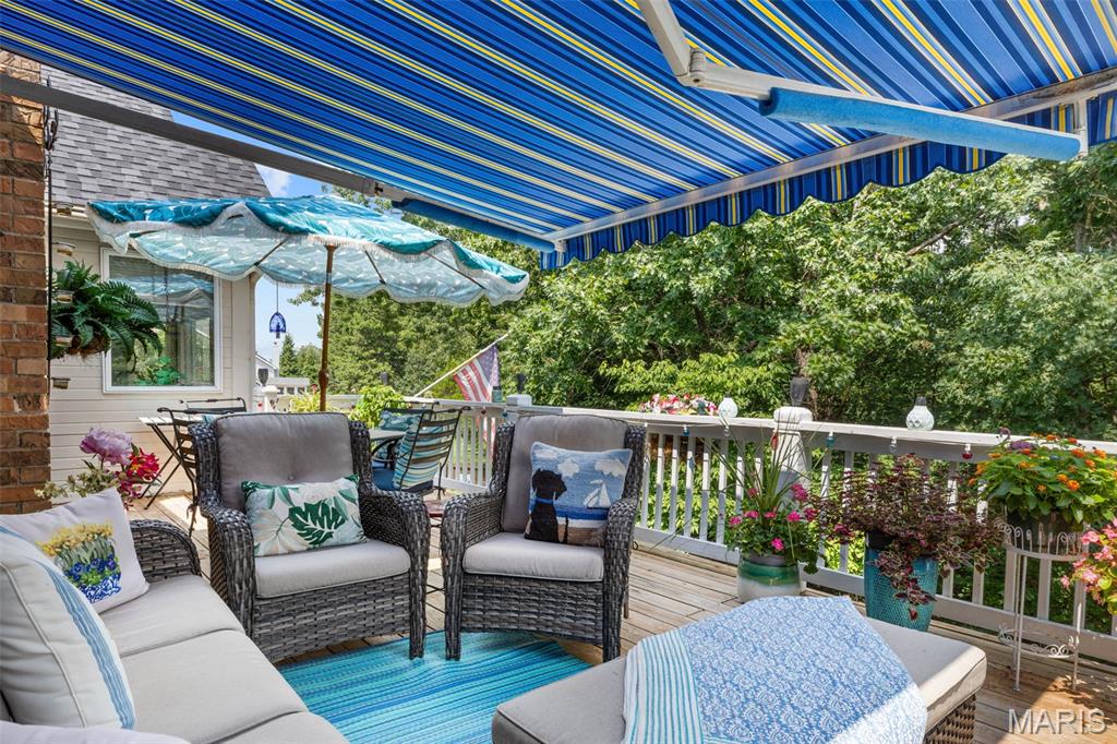 504 Robin Crest Court