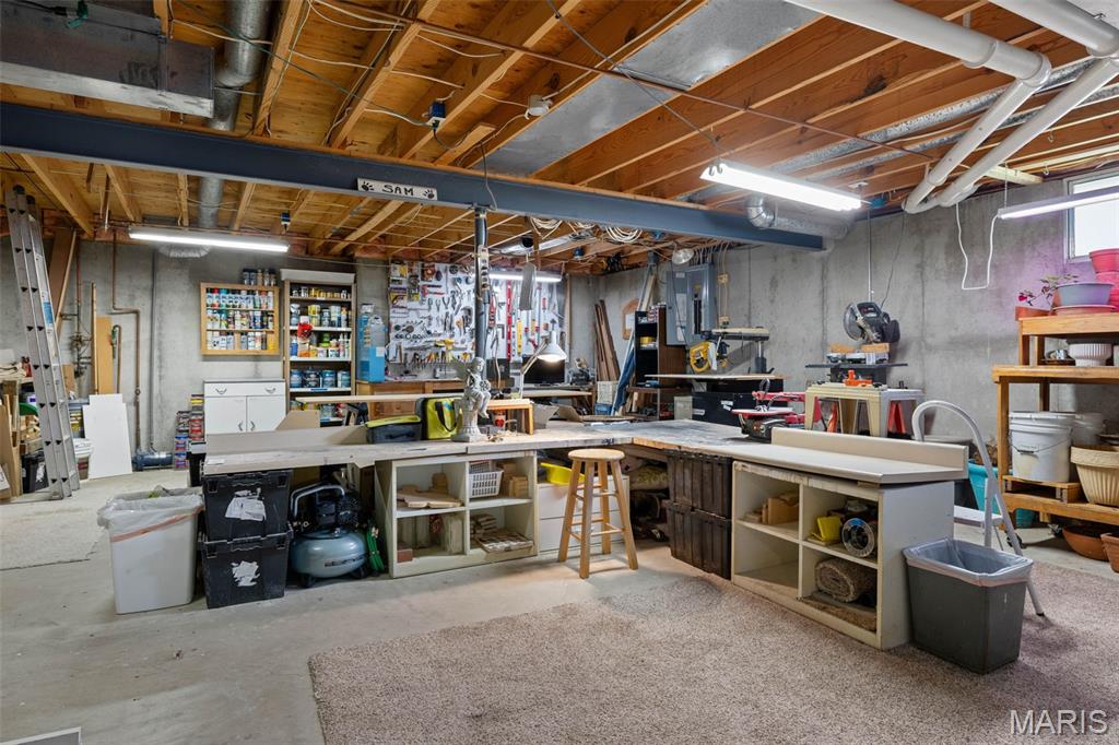 504 Robin Crest Court