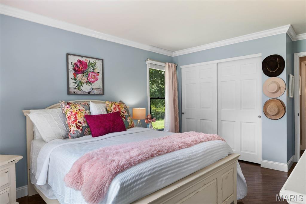 504 Robin Crest Court