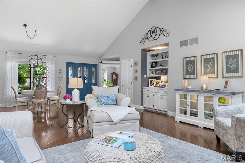 504 Robin Crest Court
