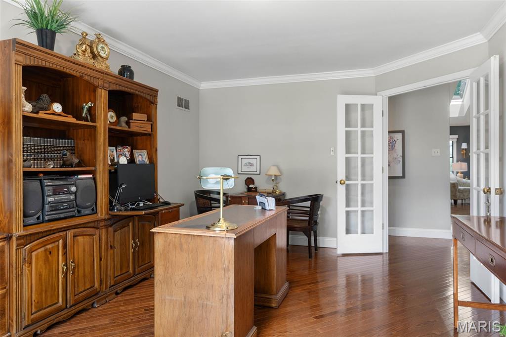 504 Robin Crest Court