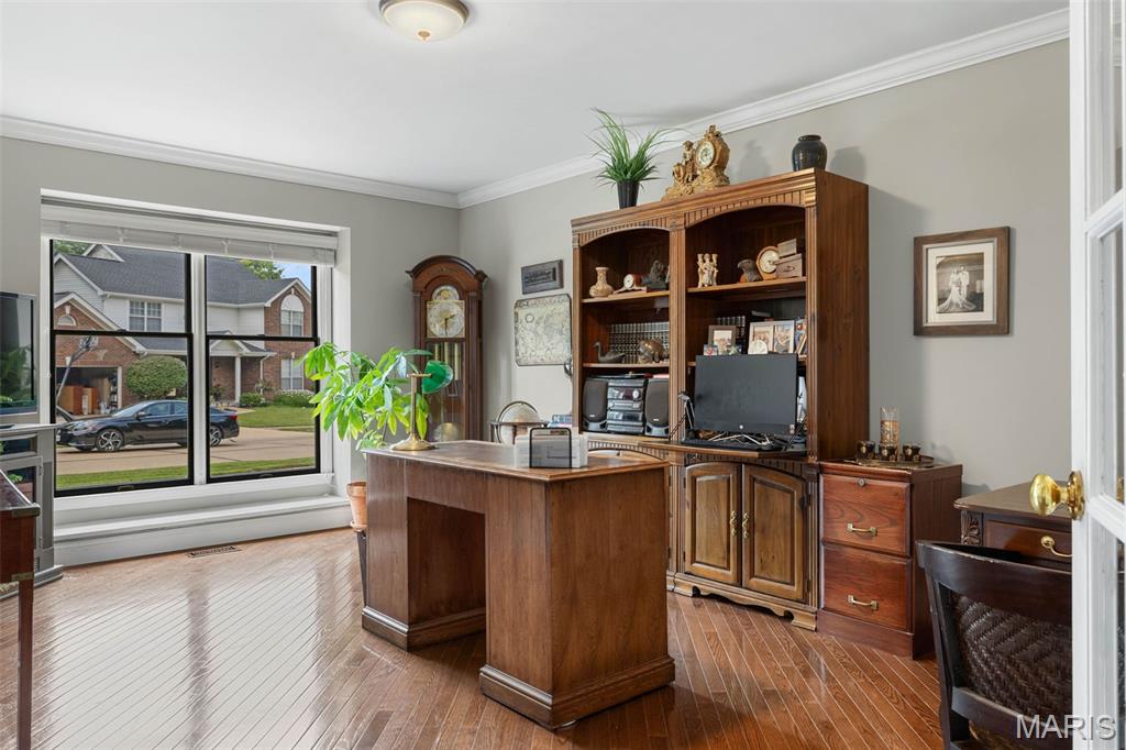 504 Robin Crest Court
