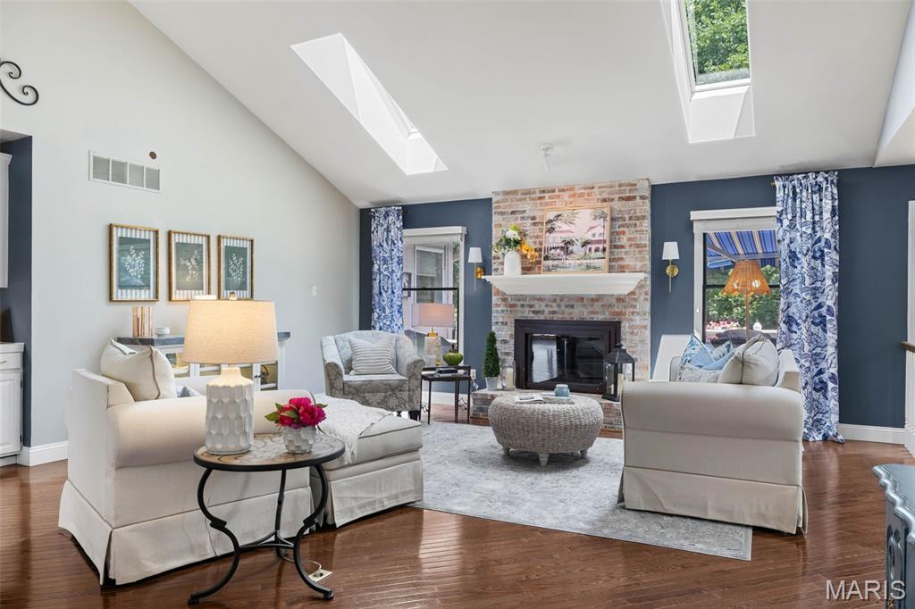 504 Robin Crest Court
