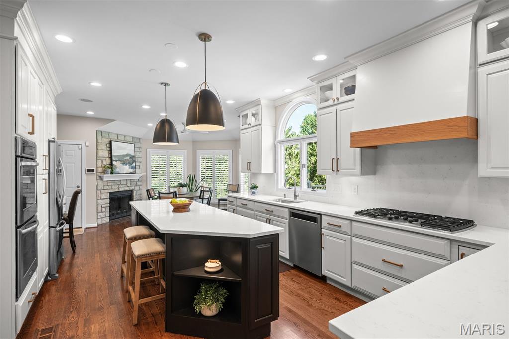 608 Westledge Court