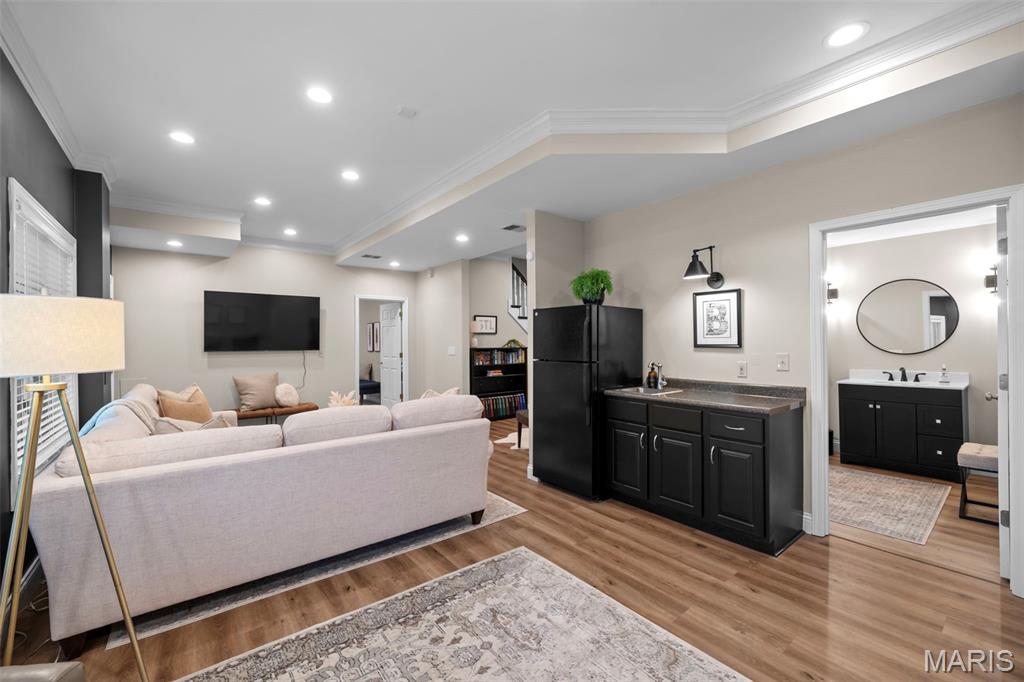 608 Westledge Court