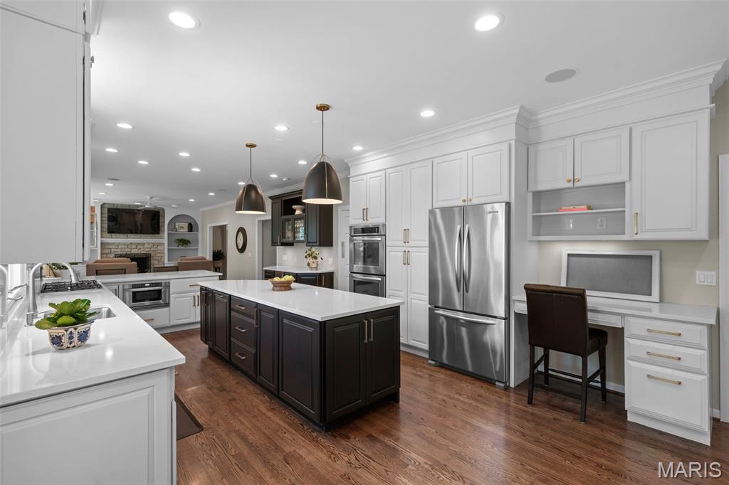 608 Westledge Court