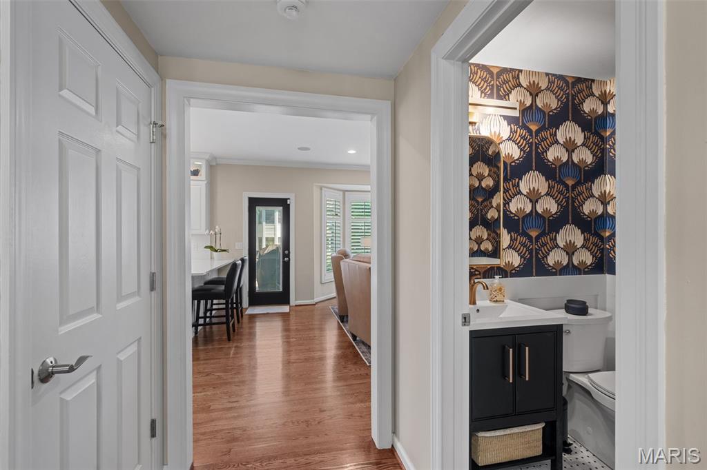 608 Westledge Court