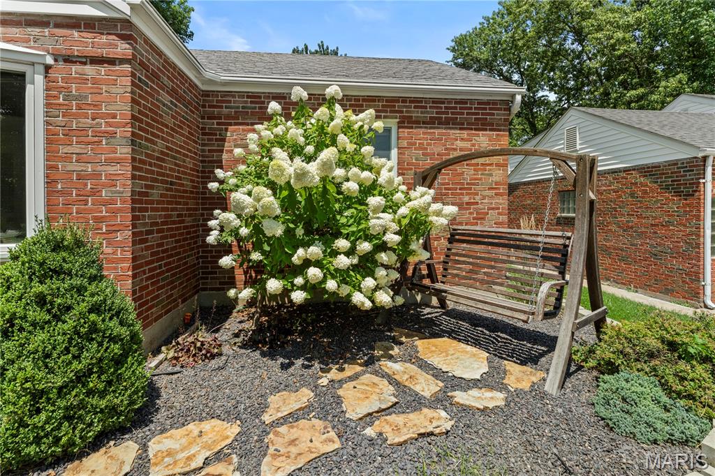 219 Sunningwell Drive