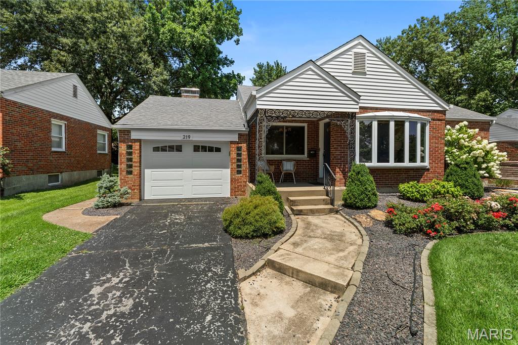 219 Sunningwell Drive
