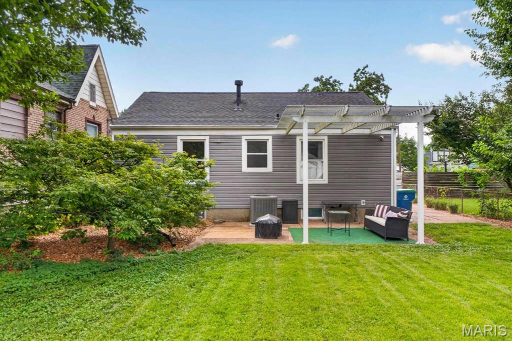 818 Sanders Place