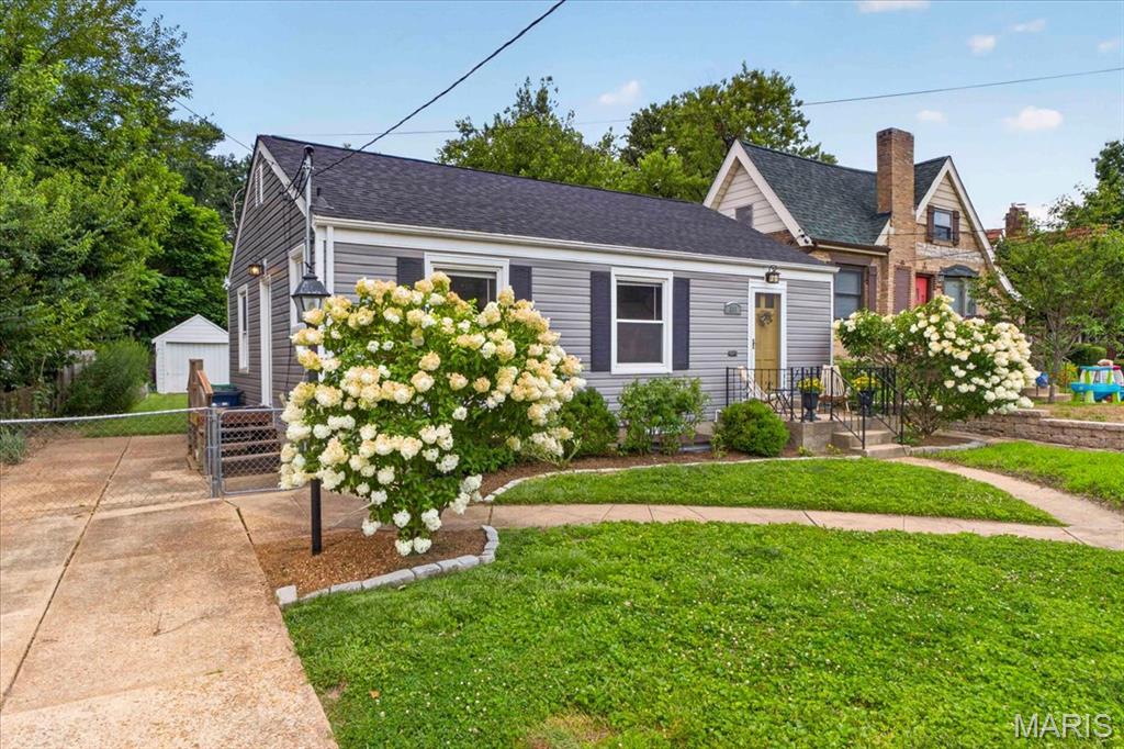 818 Sanders Place