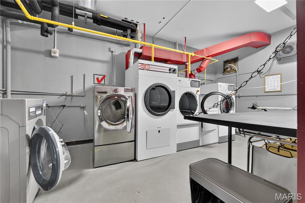 900 S Hanley Road Unit: 4C