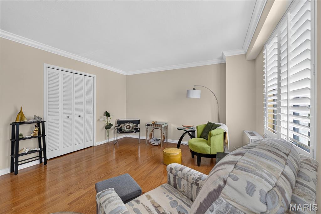 900 S Hanley Road Unit: 4C