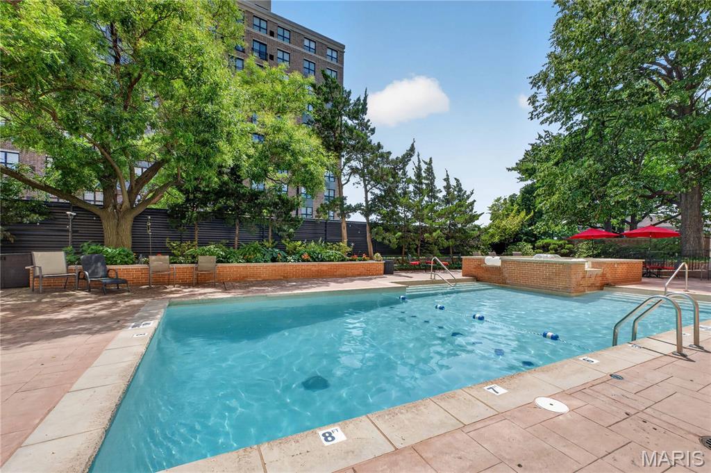 900 S Hanley Road Unit: 4C