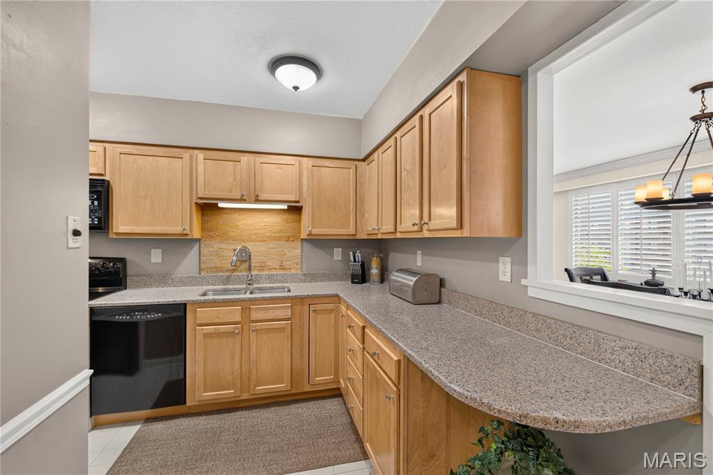 900 S Hanley Road Unit: 4C