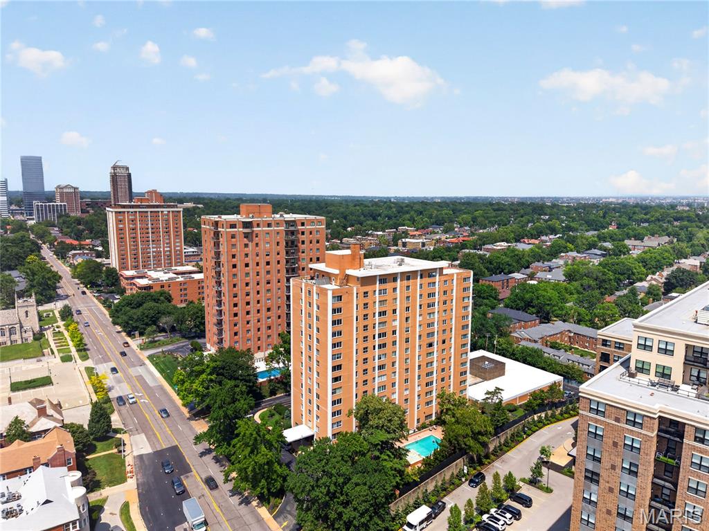 900 S Hanley Road Unit: 4C