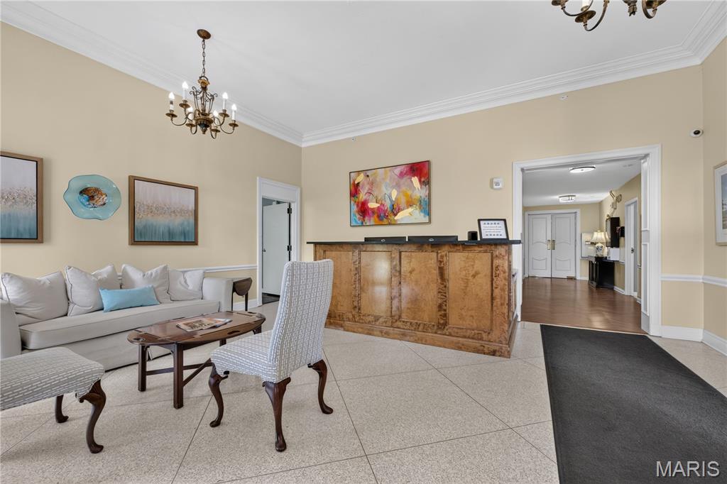 900 S Hanley Road Unit: 4C