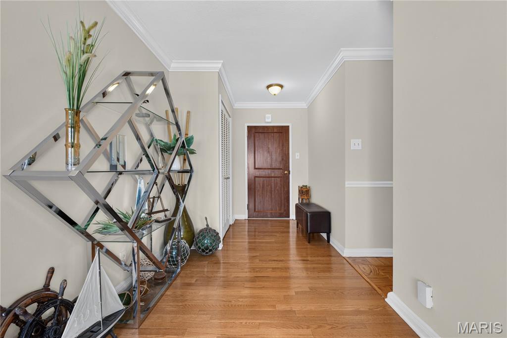 900 S Hanley Road Unit: 4C