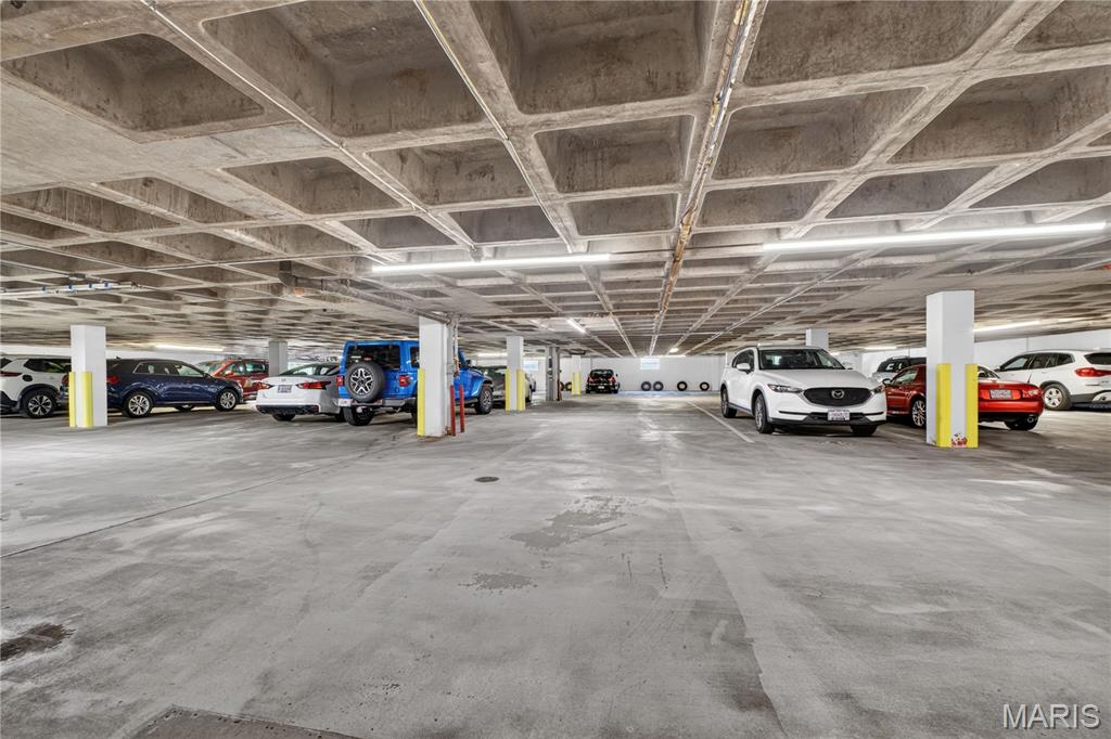 900 S Hanley Road Unit: 4C