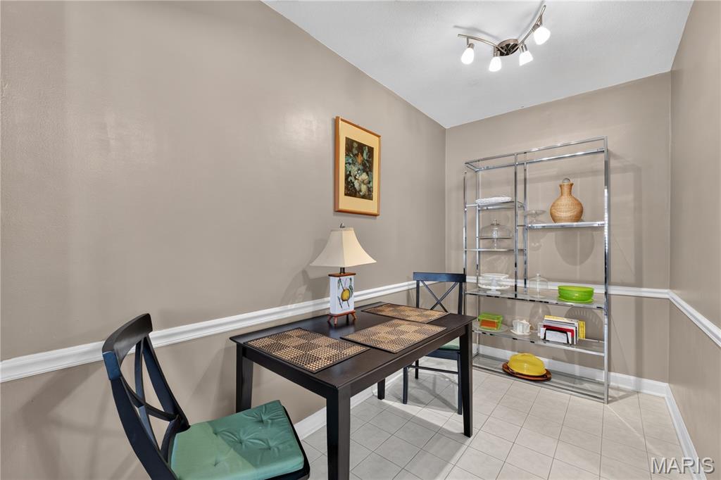 900 S Hanley Road Unit: 4C