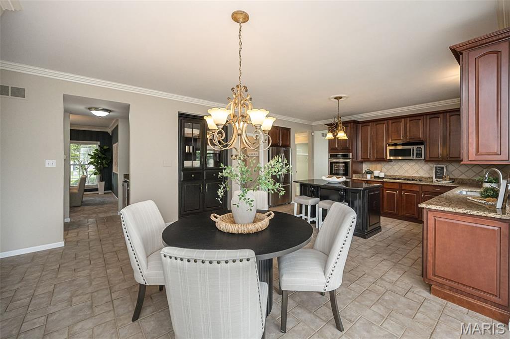 1517 Indian Hill Lane