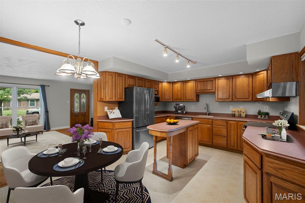 1756 Round Robin Court