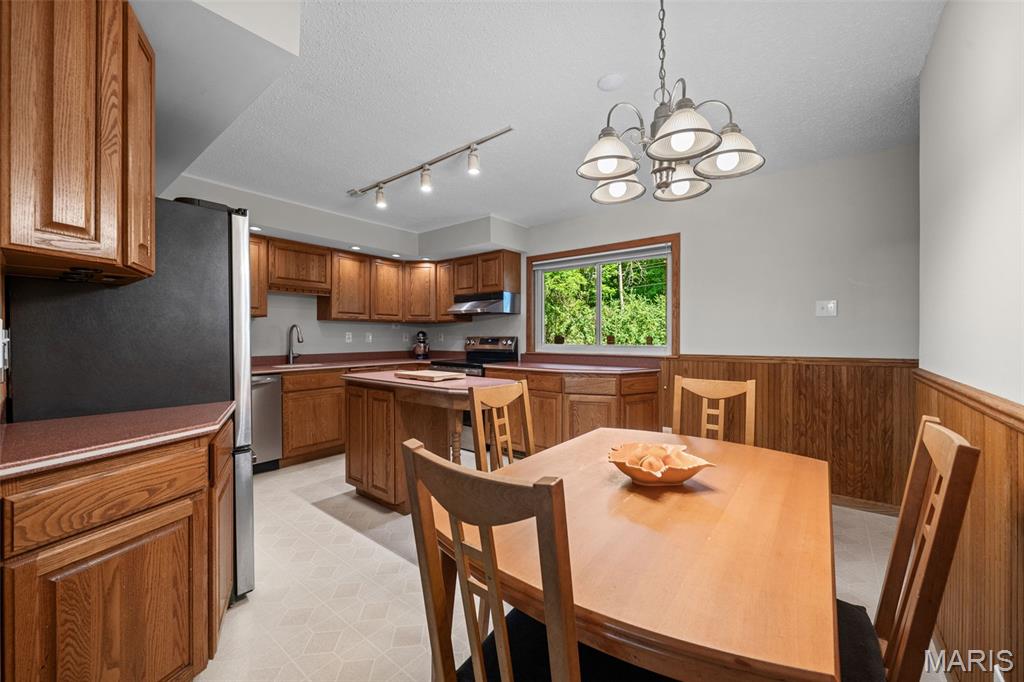 1756 Round Robin Court