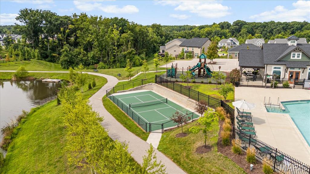 906 Memsie Park Court