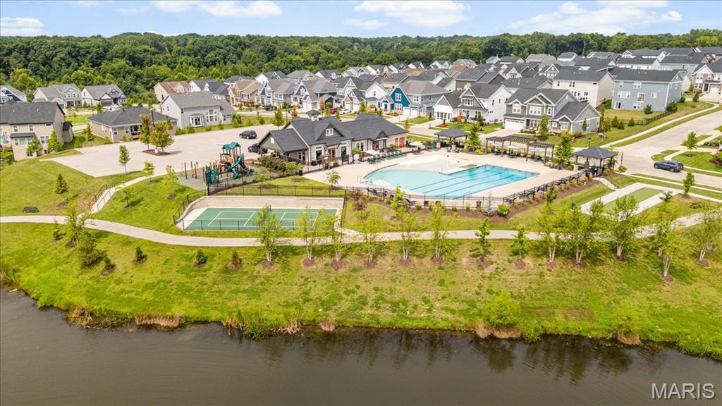 906 Memsie Park Court